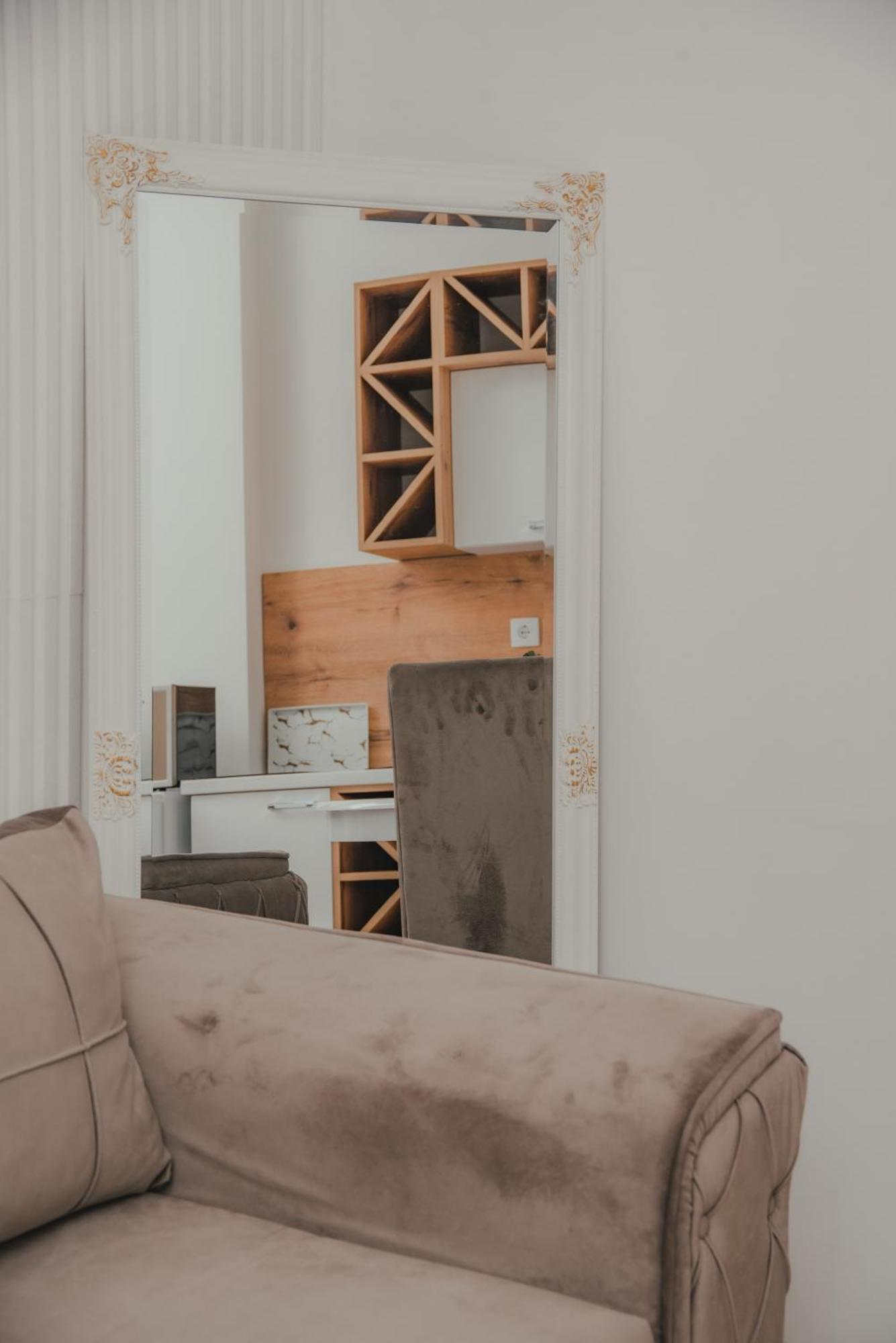Jes Apartments Лесковац Екстериор снимка