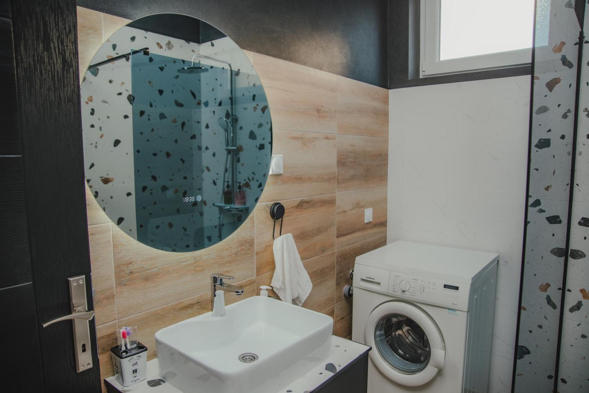 Jes Apartments Лесковац Екстериор снимка