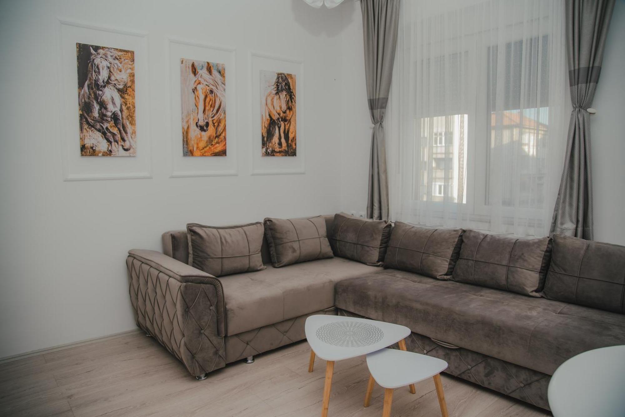 Jes Apartments Лесковац Екстериор снимка