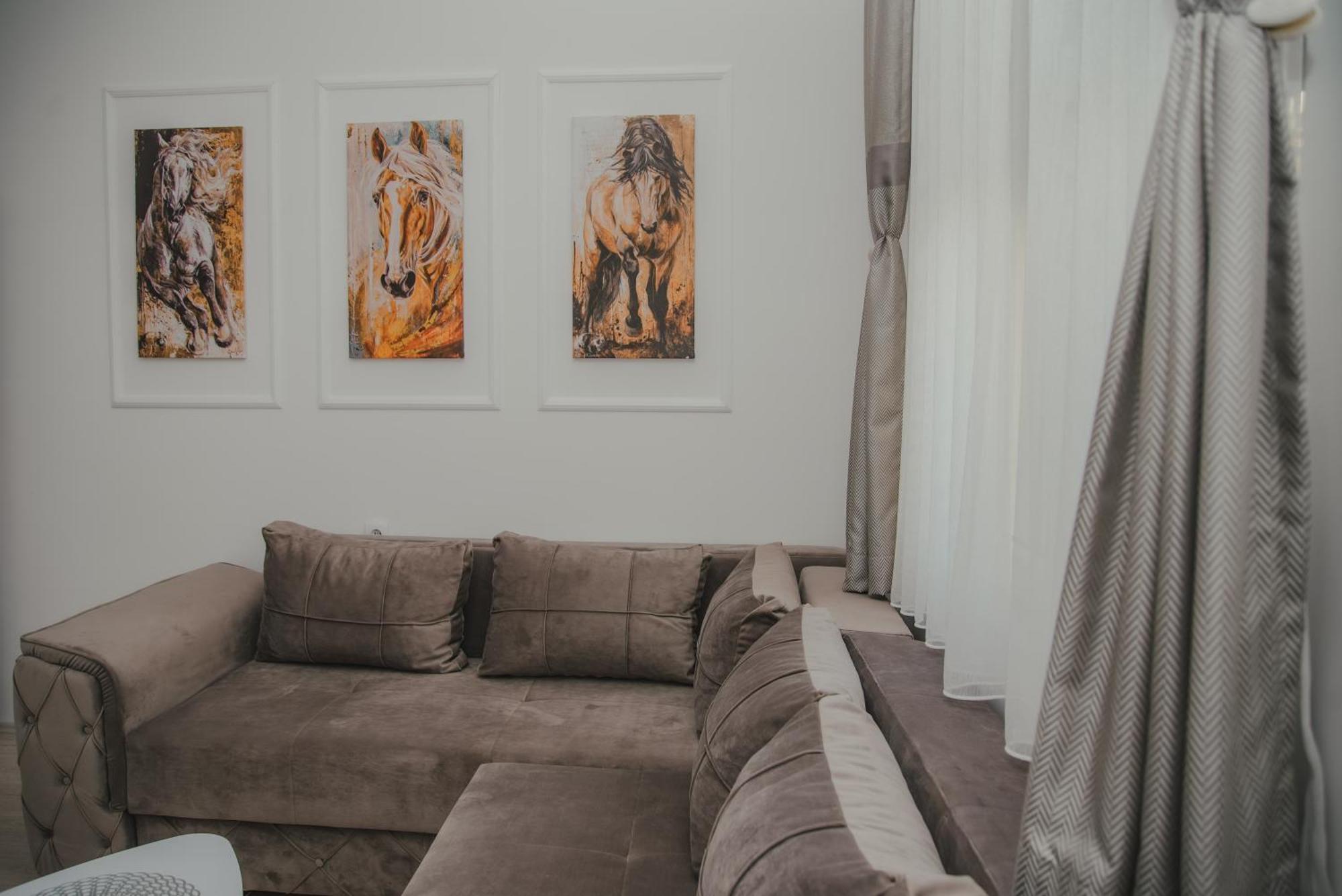 Jes Apartments Лесковац Екстериор снимка