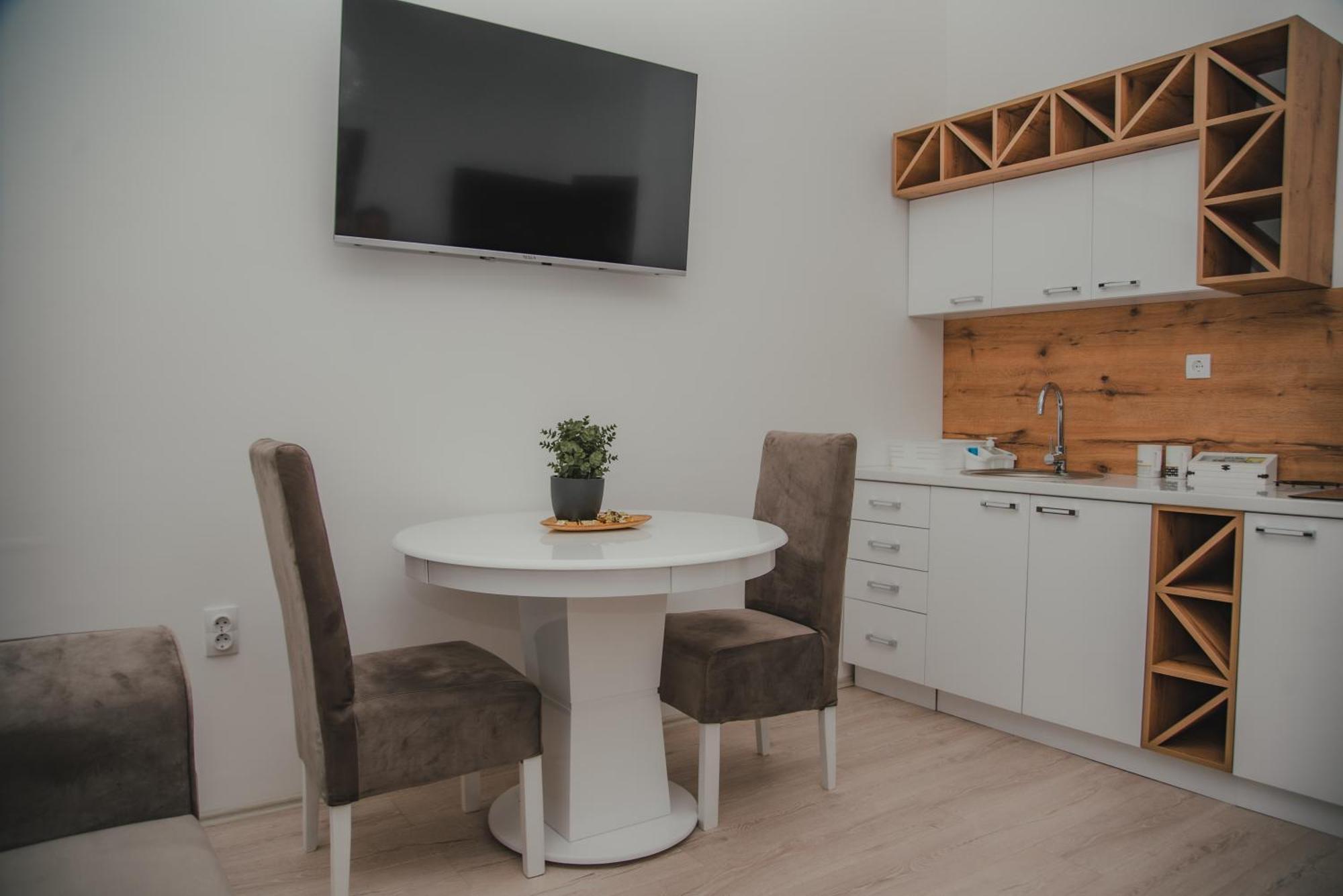 Jes Apartments Лесковац Екстериор снимка