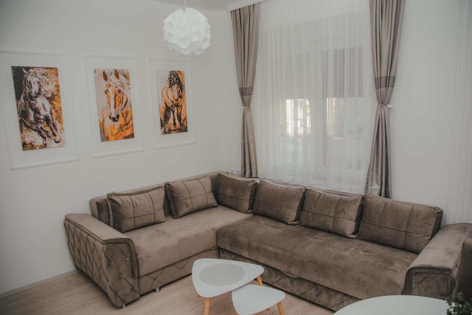 Jes Apartments Лесковац Екстериор снимка